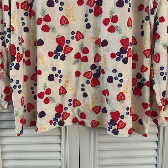 NWT Feeling Festive Cream Fruit Print Nana Club Long Sleeve Top Size XL - Picture 2 of 7